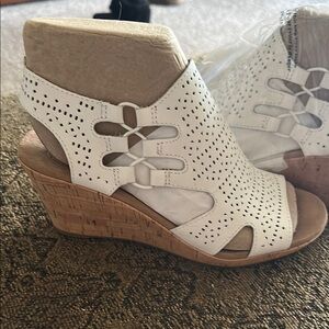 Elegant White Wedge Sandals